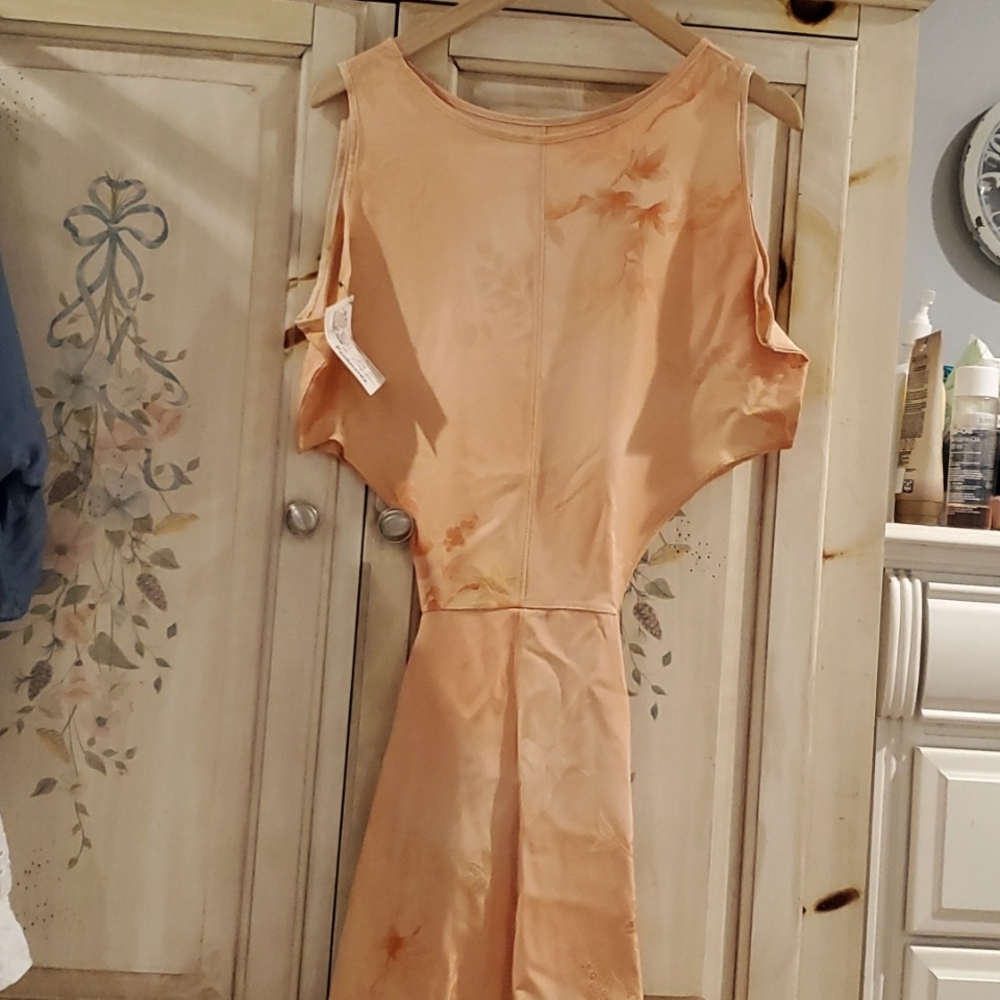 S NWOT Silk Kimono dress Peach Coral tie back pull on cut out sides